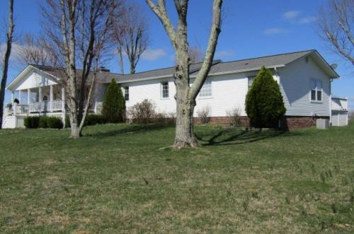 160 Red Brush Dr, Crossville, TN 38555-6821