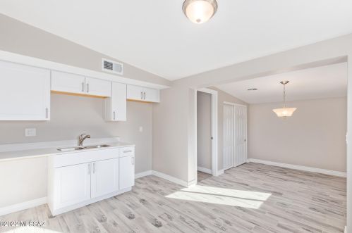 437 Kelso St, Tucson AZ  85705-4768 exterior