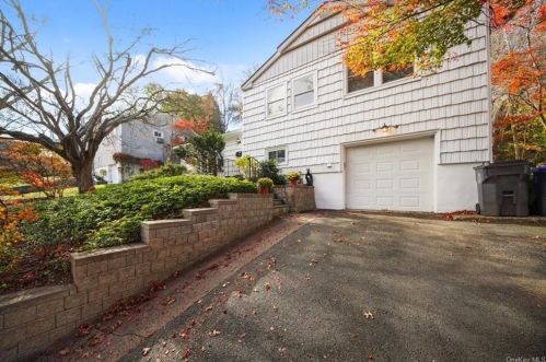 28 Sherbrooke Rd, Hartsdale, NY 10530-2938