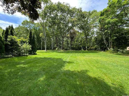155 Church Rd, Great River NY  11739-3002 exterior