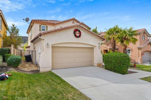 19920 Holly Dr, Santa Clarita CA  91350-3698 exterior
