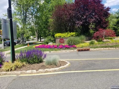 16 Cliff Dr, Englewood, NJ 07631-5058