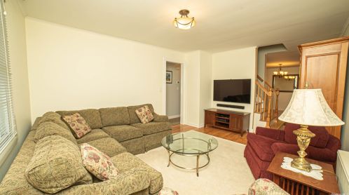 259 Nevada St, North Lindenhurst, NY 11757-5204