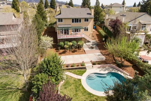 5743 Owls Nest Dr, Santa Rosa CA  95409-4350 exterior