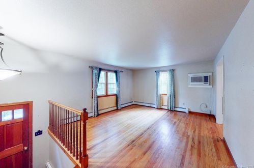 46 Sabin St, Putnam CT  06260-1842 exterior
