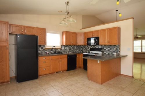 334 Galway Dr, Valpo, IN 46385-4571