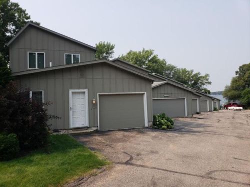 7113 Lake Shore Dr, Okoboji, IA 51355-5042