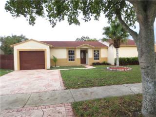 20032 57 Pl, Hialeah FL  33015-4948 exterior