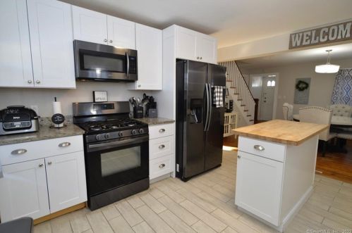 631 Congress Ave, Waterbury CT  06708-4154 exterior
