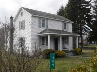 689 Bear Rocks Rd, Acme, PA 15610-1046