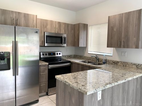 249 8th Ave, Dania Beach FL  33004-2734 exterior