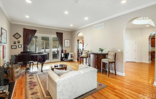 2 Winchester Dr, East Brunswick NJ  08816-3385 exterior