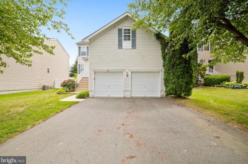 20 Birmingham Dr, Columbus NJ  08022-2342 exterior