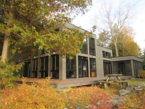 376 Shore Rd, Isle La Motte VT  05463-7001 exterior