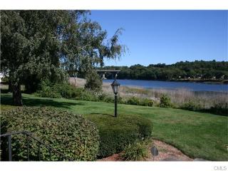 505 Jamestown Rd, Stratford, CT 06614-8818