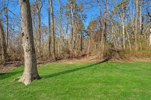 124 Woodland Dr, Bricktown NJ  08723-7433 exterior