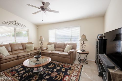 4109 Escuda Dr, Glendale AZ  85308-7410 exterior