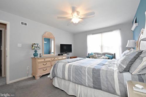 1109 Harbour Dr, Palmyra NJ 08065-2218 exterior