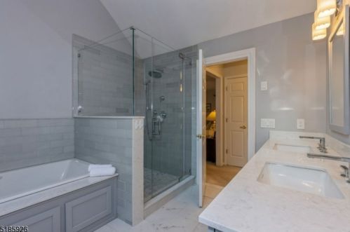 5 Shirewood Dr, Scotch Plains NJ 07076-2513 exterior