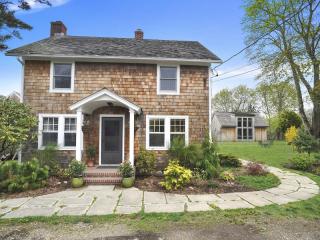 361 Sea Mecox Rd, South Hampton, NY 11968-2829
