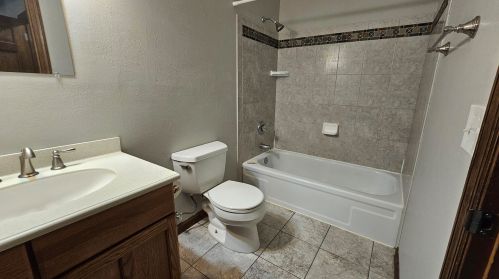 3446 Meadowlark Dr, Covington KY  41018-2608 exterior