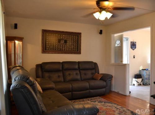 113 Plymouth Dr, Iselin NJ  08830-1346 exterior