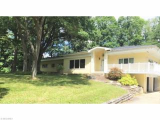 1146 Meadow Park Dr, Akron, OH 44333-1516