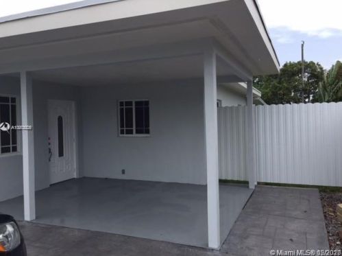 561 43rd St, Hialeah, FL 33013-2357