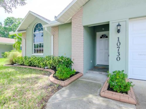 10730 Oakhaven Dr, Pinellas Park FL  33782-2511 exterior