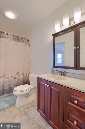 194 Jonathan Way, Red Lion PA  17356-9044 exterior