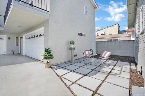 259 Loma Ave, Long Beach CA  90814-2744 exterior