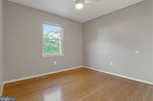 5709 Noland Rd, Woodbridge VA  22193-4110 exterior