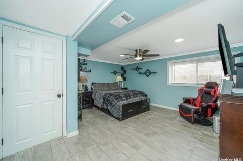 452 Outlook Ave, Babylon NY  11704-4312 exterior