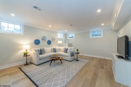 84 Elmwood Ave, Chatham Township NJ  07928-2628 exterior