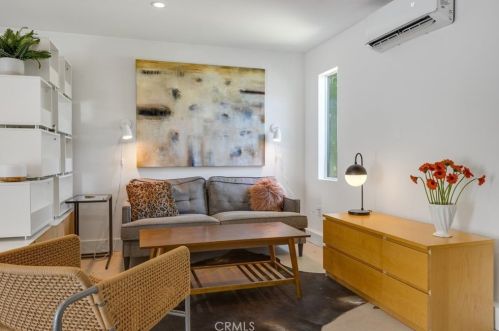 4262 Lemp Ave, North Hollywood CA  91604-2811 exterior