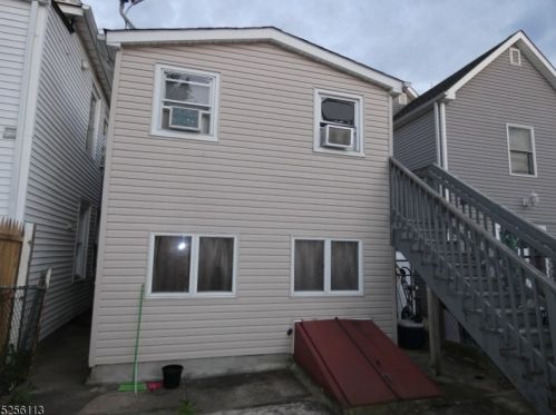 655 Charles St, Perth Amboy NJ  08861-2807 exterior