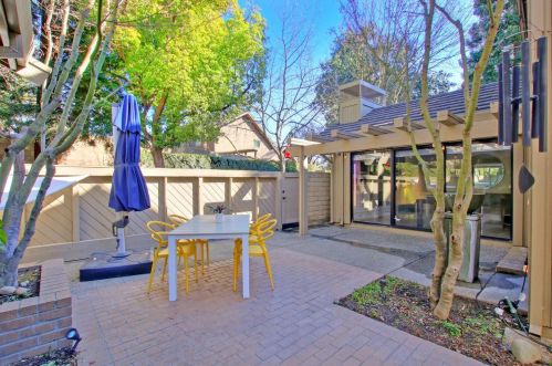 2021 Discovery Village Ln, Rancho Cordova CA  95670-3065 exterior