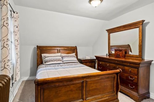 828 226th St, Bronx NY  10466-4419 exterior