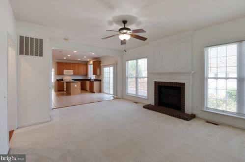 8987 Birch Bay Cir, Lorton VA  22079-5660 exterior