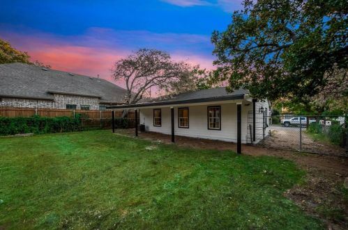 4633 Erath St, Fort Worth, TX 76119-4915