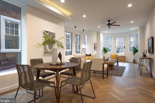 2037 Locust St, Philadelphia PA  19103-5613 exterior