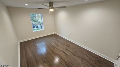 18 Old Stirling Rd, Warren NJ  07059-5810 exterior