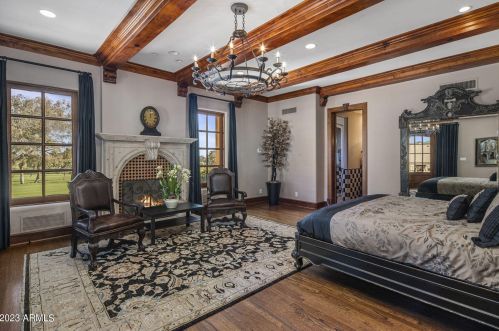 41 Biltmore Est, Phoenix AZ 85016-2819 exterior