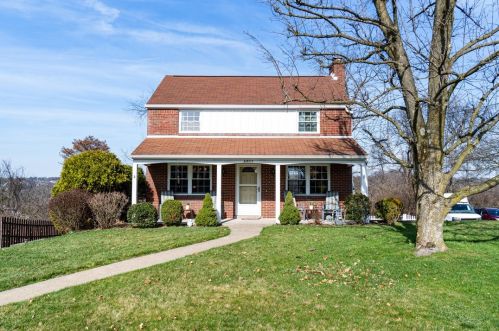 6835 Ridgevue Dr, Pittsburgh, PA 15236-3643