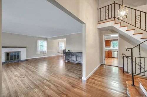 3 Revere Ln, Purchase, NY 10577-1813