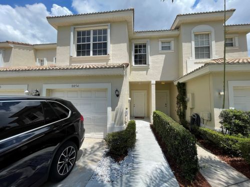8054 Bellagio Ln, Boynton Beach FL  33472-2742 exterior