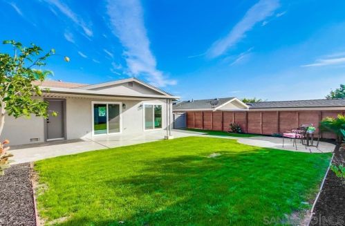 250 Delphinium St, Encinitas CA  92024-3303 exterior