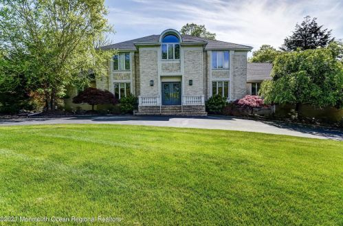 439 Fawns Run, Morganville, NJ 07751-4403