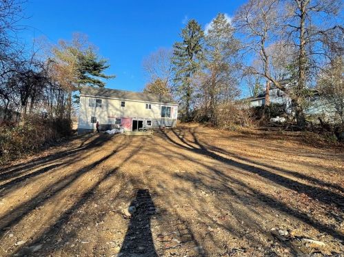 292 Scott Rd, Waterbury, CT 06705-3266