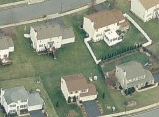 128 Ridgeline Ln, Easton, PA 18045-5993